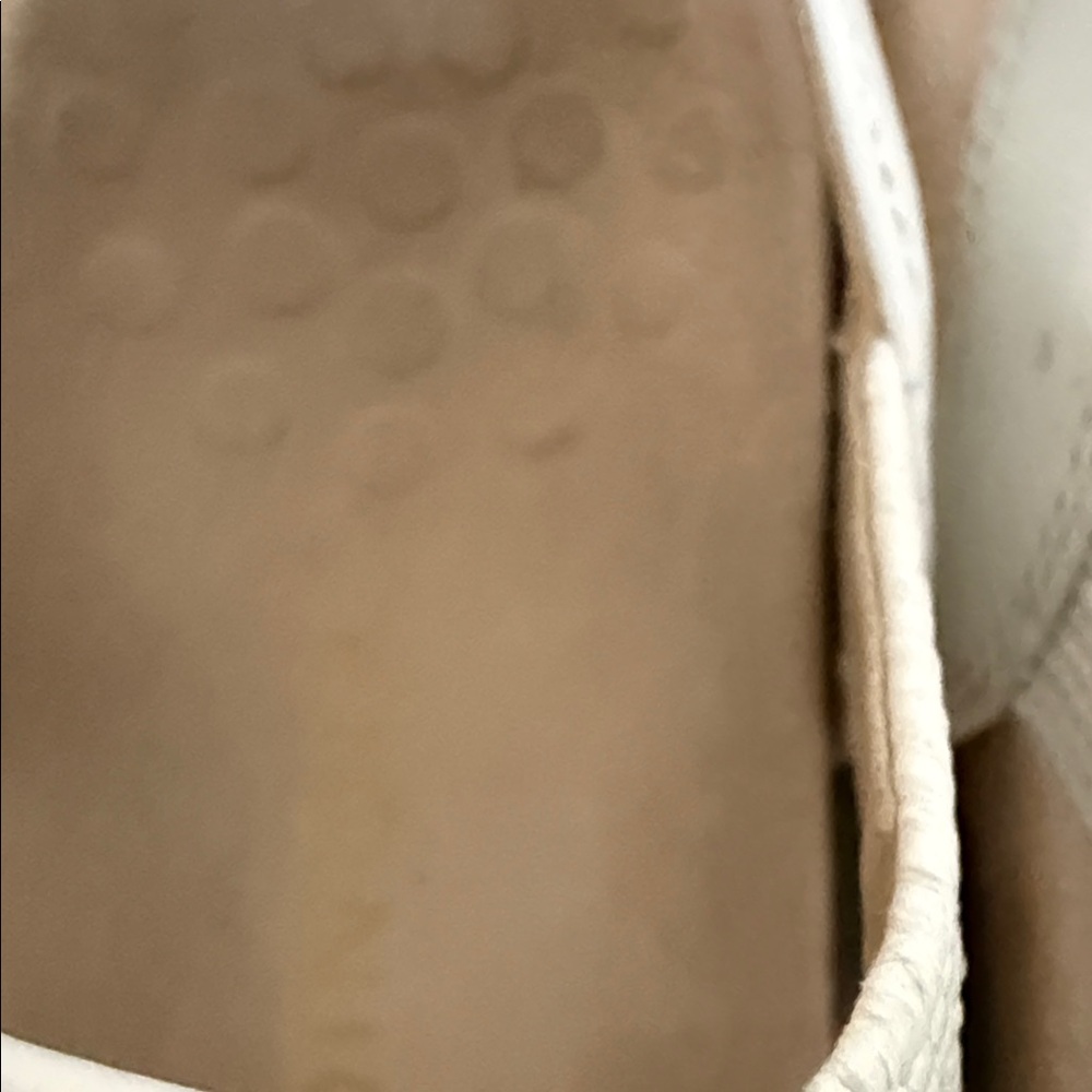 VionicWhite Women's T-strap Comfort Sandals - Picture 6 of 9